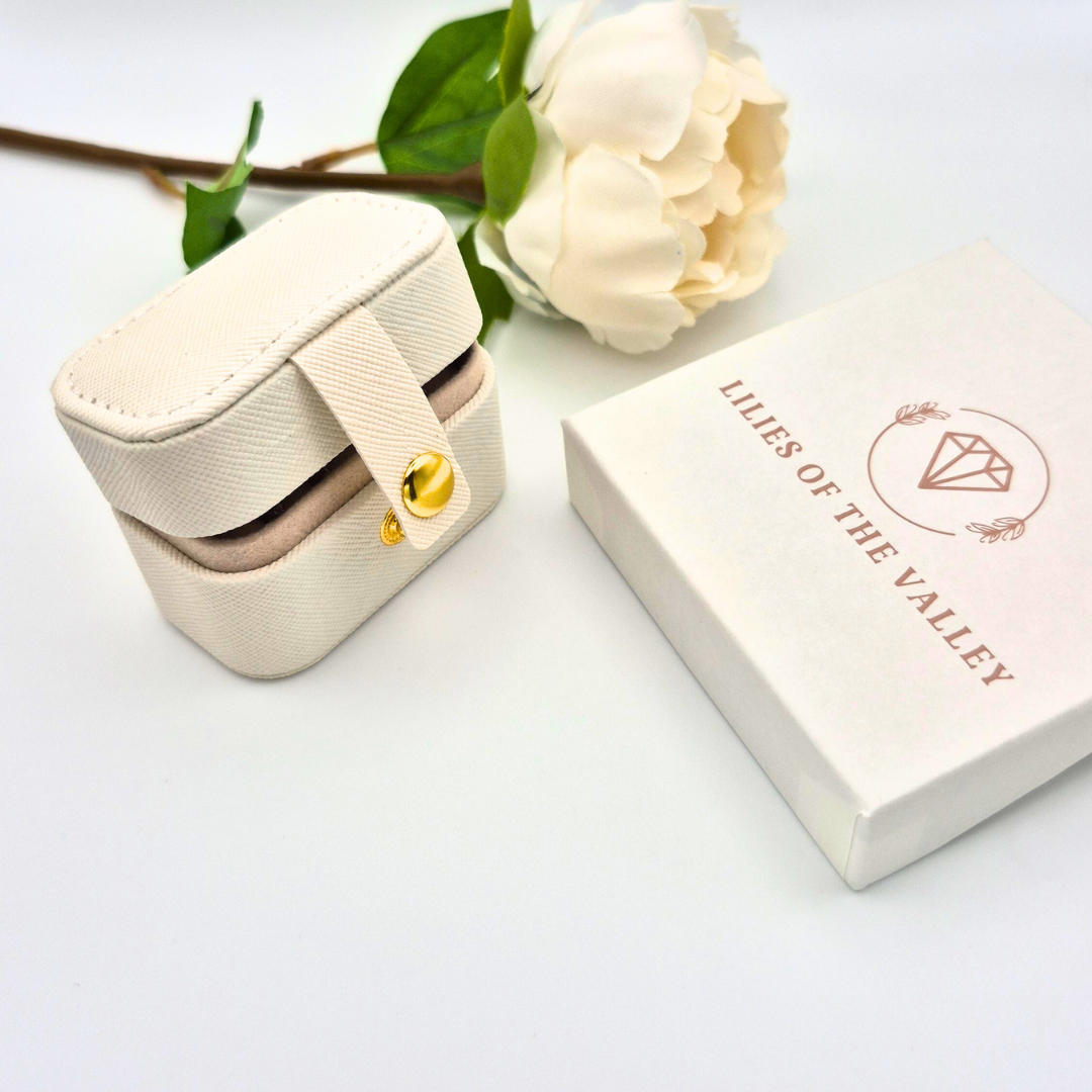 Valley Blossom Travel Jewellery Nest – Soft White Edition